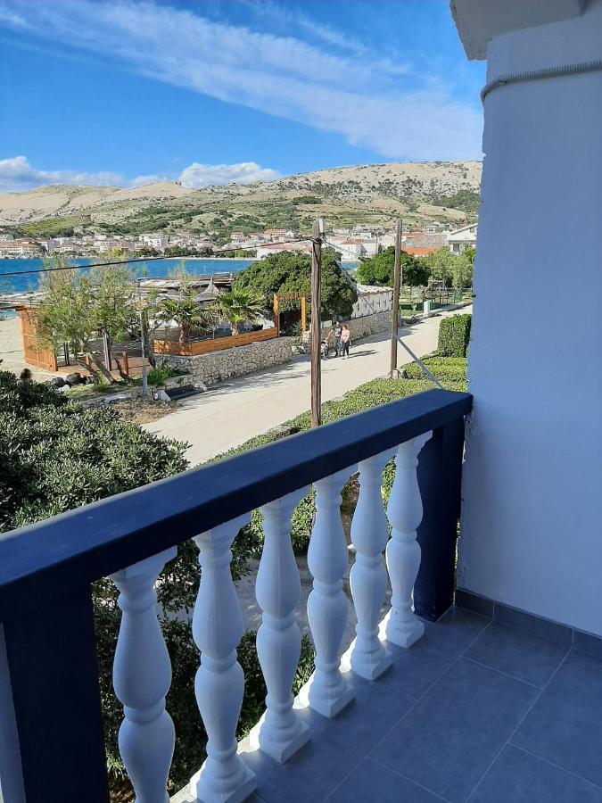 Rooms & Apartments Kaurloto Паг Экстерьер фото